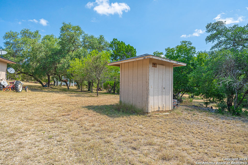 371 Lake Country Lakehills TX 78063