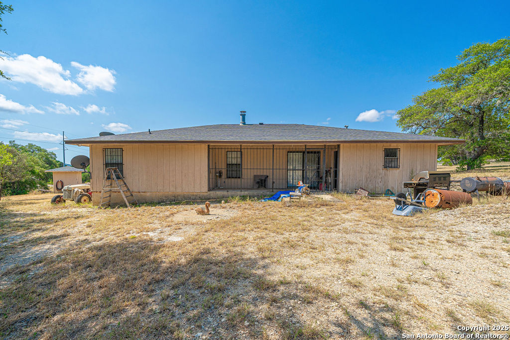 371 Lake Country Lakehills TX 78063