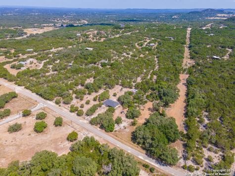 371 Lake Country Lakehills TX 78063