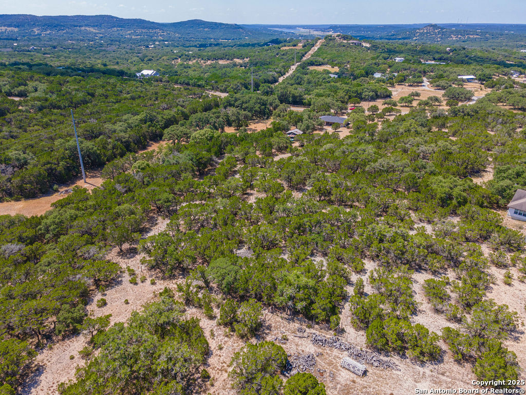 371 Lake Country Lakehills TX 78063