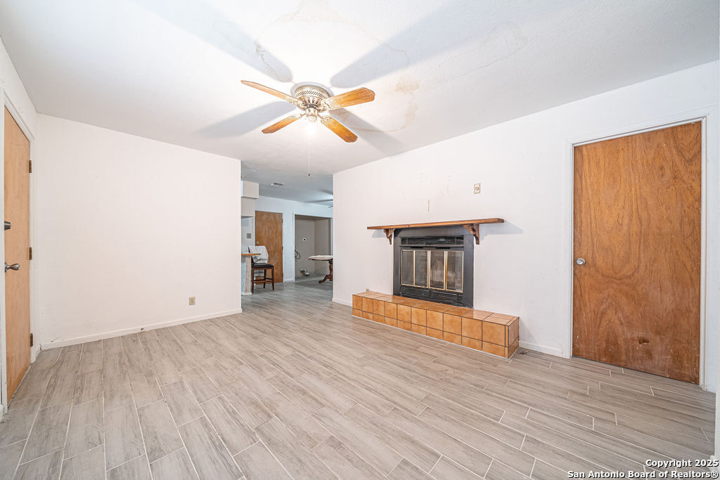 371 Lake Country Lakehills TX 78063