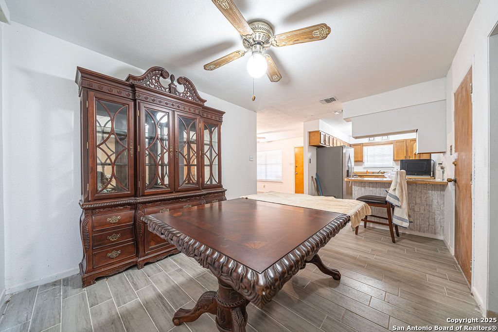 371 Lake Country Lakehills TX 78063