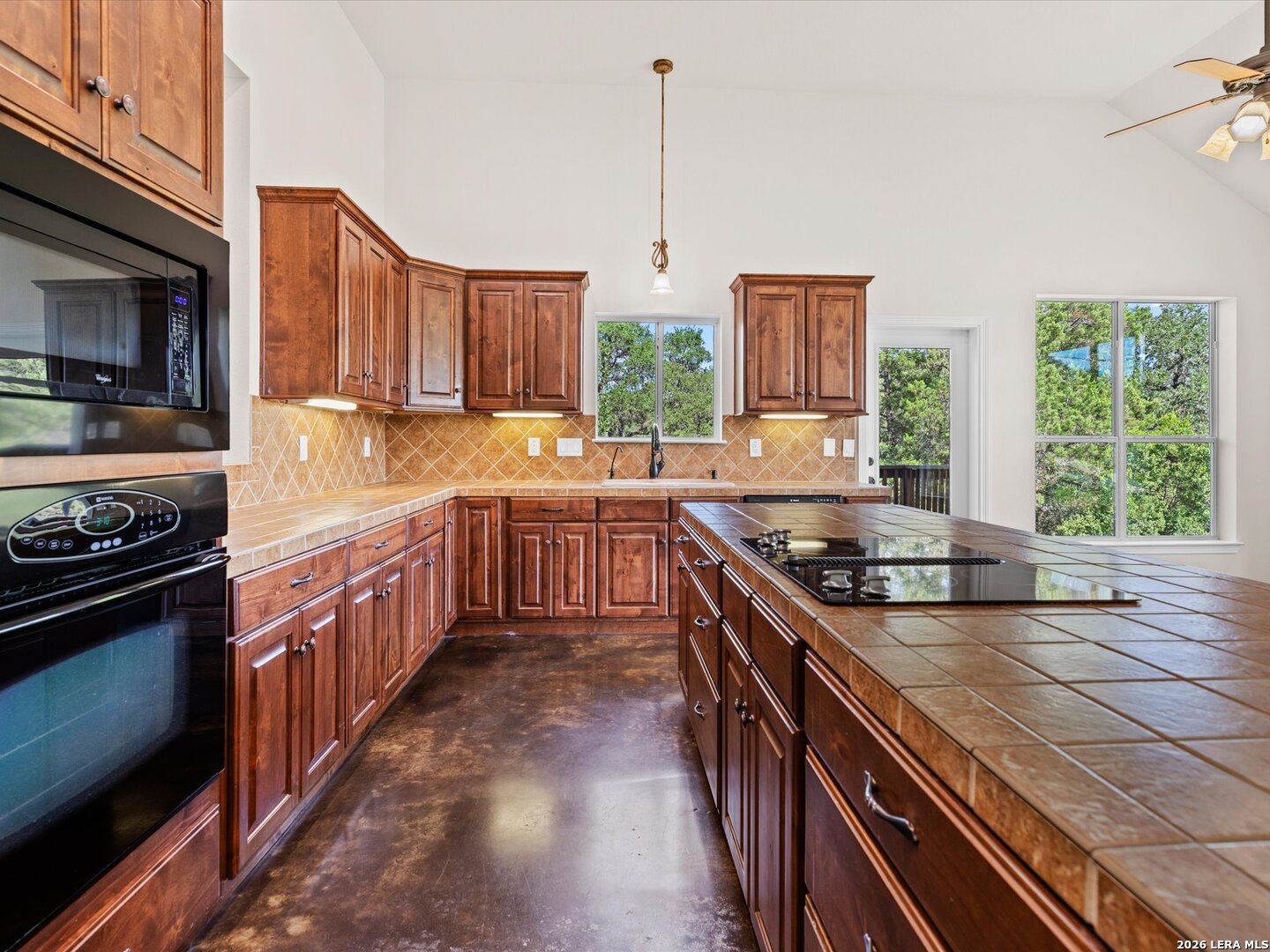 423 Elmwood New Braunfels TX 78130
