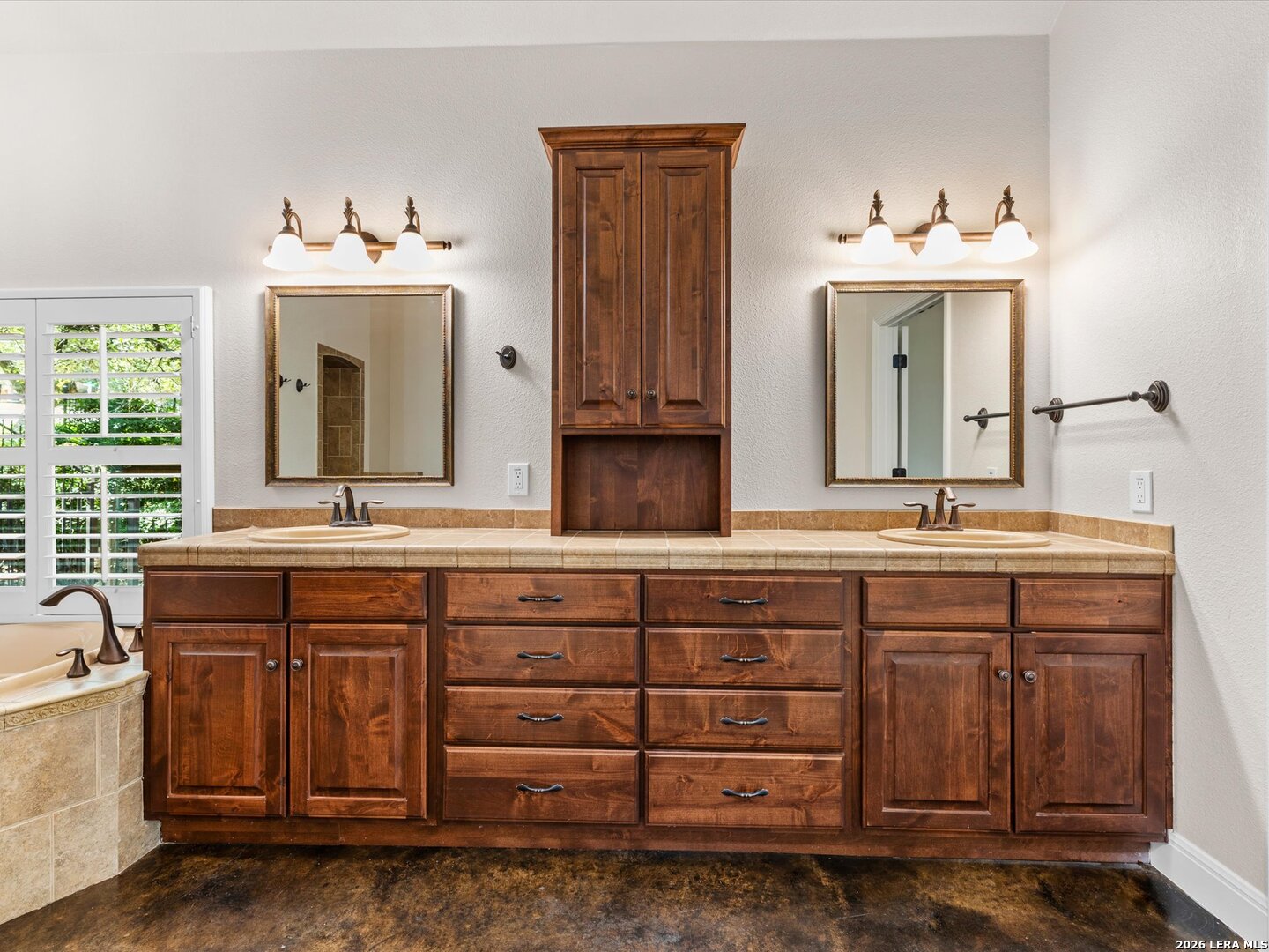 423 Elmwood New Braunfels TX 78130