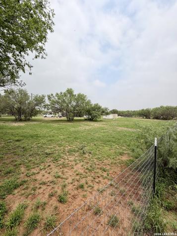 1213 County Road 1670 Moore TX 78057