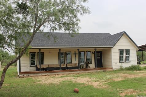 1213 County Road 1670 Moore TX 78057