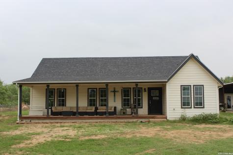 1213 County Road 1670 Moore TX 78057