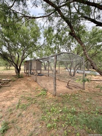 1213 County Road 1670 Moore TX 78057