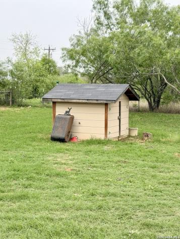 1213 County Road 1670 Moore TX 78057