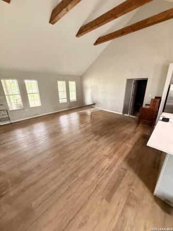 1213 County Road 1670 Moore TX 78057