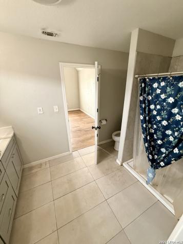 1213 County Road 1670 Moore TX 78057