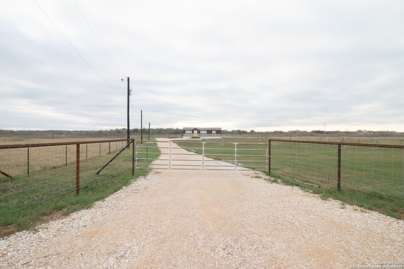 254 County Road 406 Floresville TX 78114