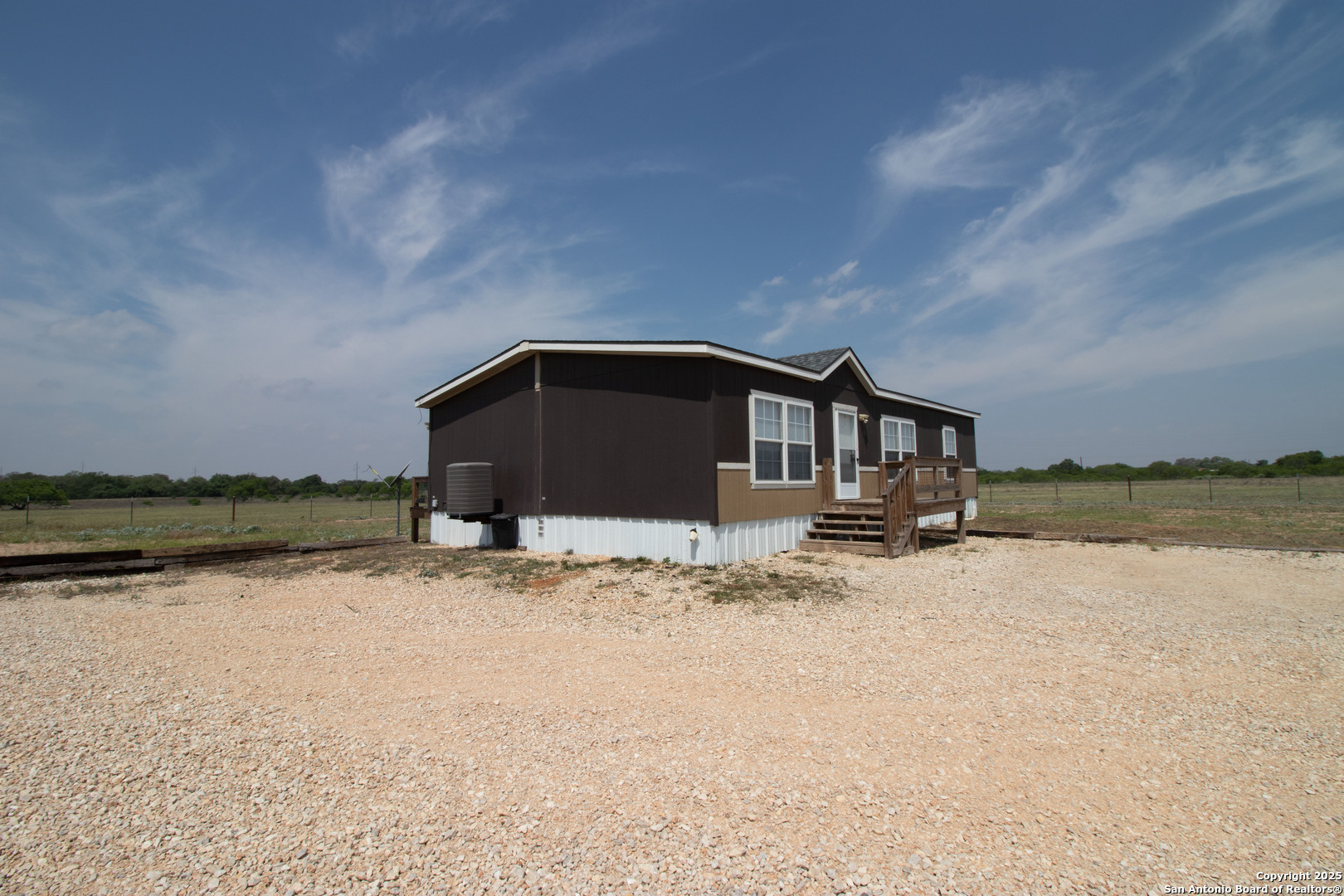 254 County Road 406 Floresville TX 78114