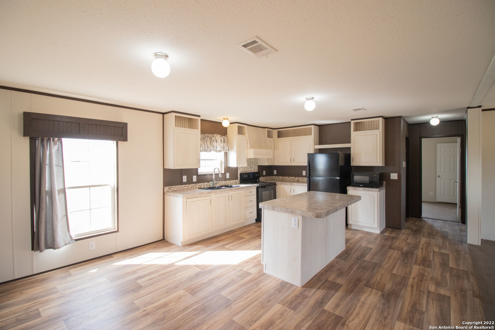 254 County Road 406 Floresville TX 78114