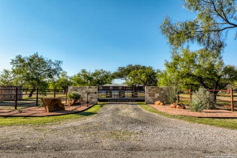 4991 Cr 416 #55 N Uvalde TX 78833