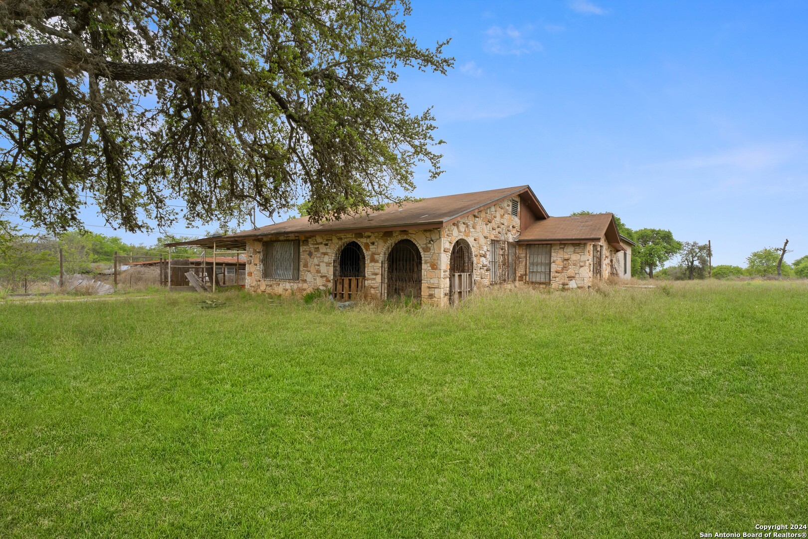 1325 Dupont San Antonio TX 78264