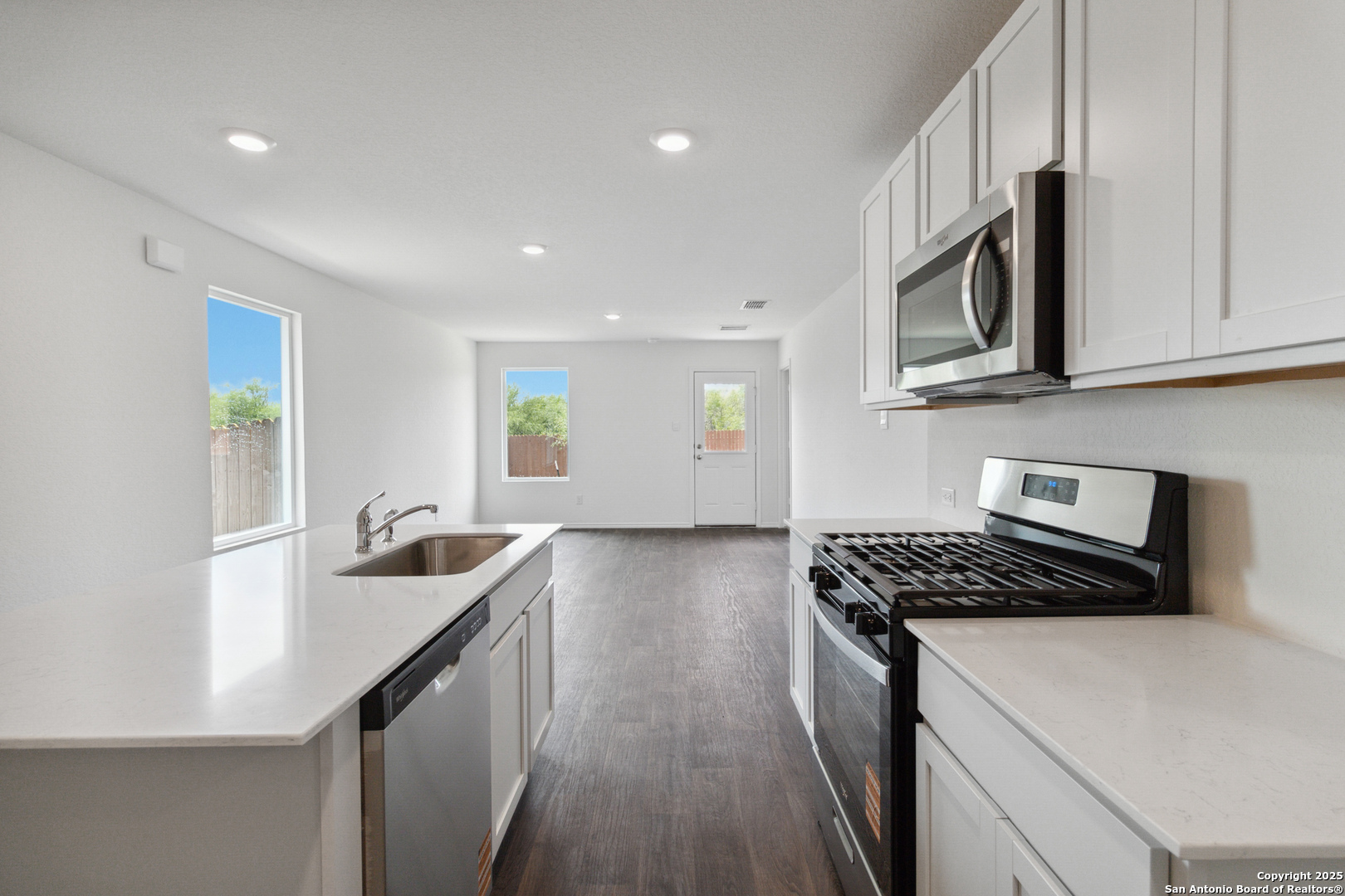 12544 Spoor Valley Converse TX 78109