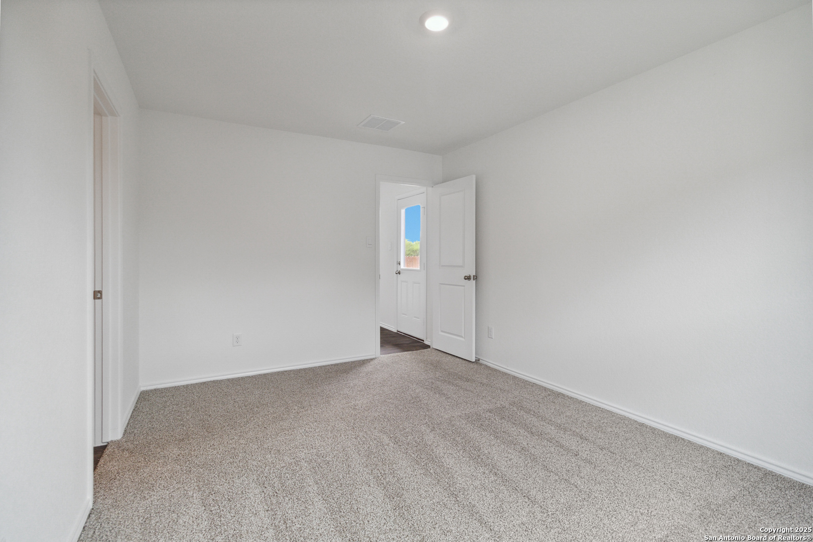 12544 Spoor Valley Converse TX 78109