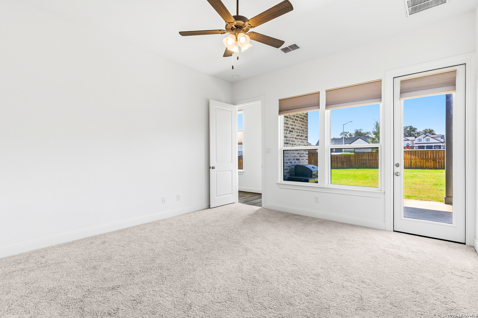 145 W Magnolia Circle La Vernia TX 78121