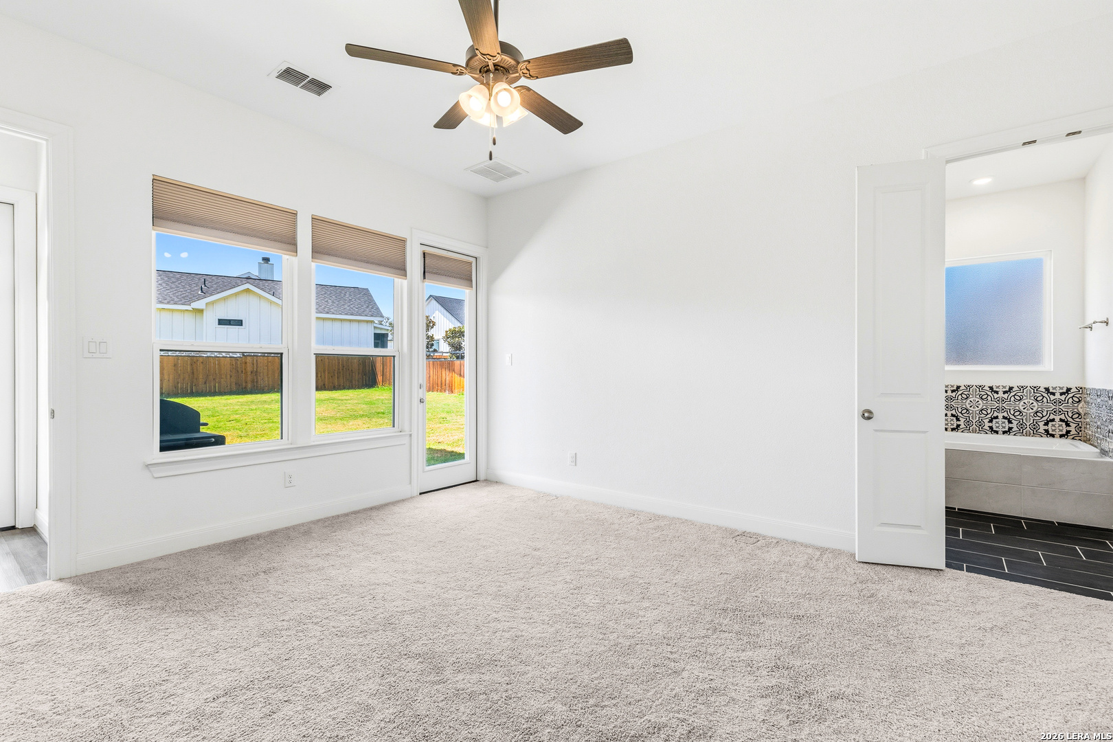 145 W Magnolia Circle La Vernia TX 78121