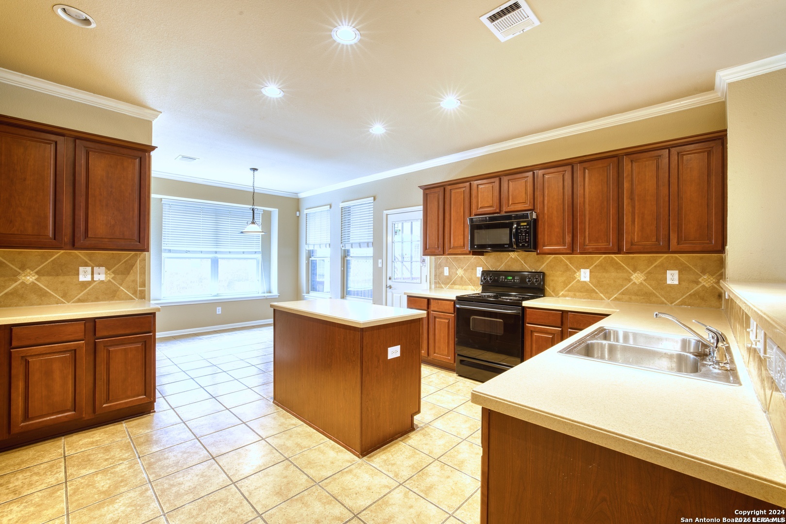 1311 Golf Canyon San Antonio TX 78258