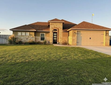 1704 Vista View Drive Pleasanton TX 78064