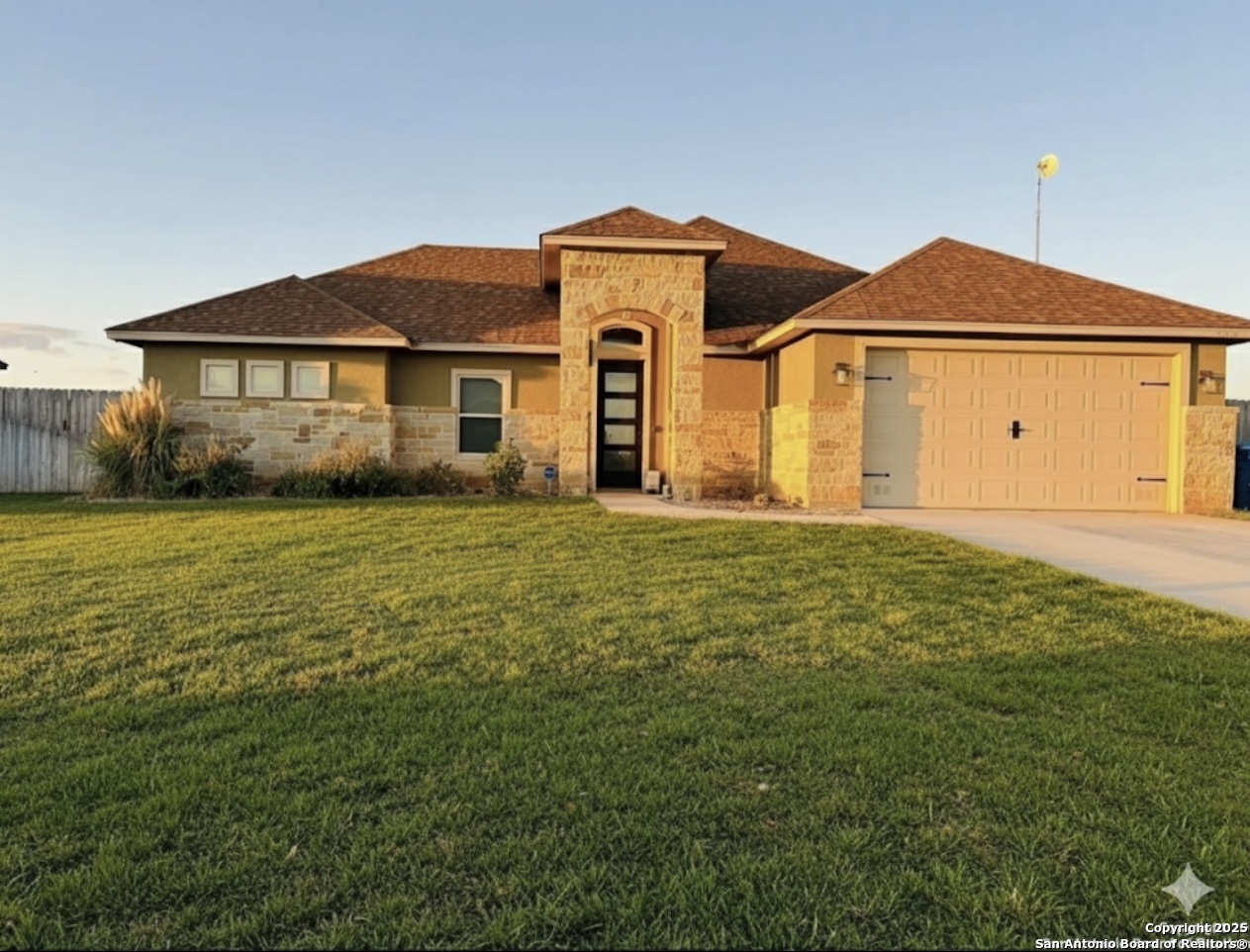 1704 Vista View Drive Pleasanton TX 78064