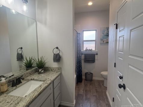 1704 Vista View Drive Pleasanton TX 78064