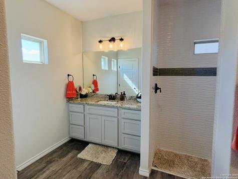 1704 Vista View Drive Pleasanton TX 78064