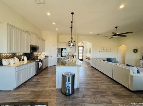 1704 Vista View Drive Pleasanton TX 78064