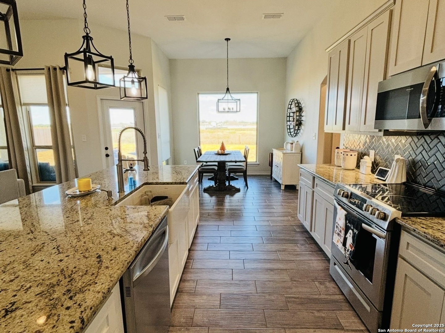 1704 Vista View Drive Pleasanton TX 78064