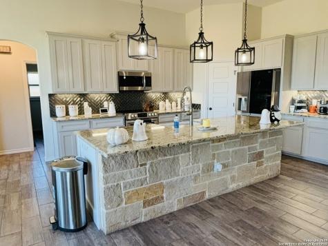 1704 Vista View Drive Pleasanton TX 78064