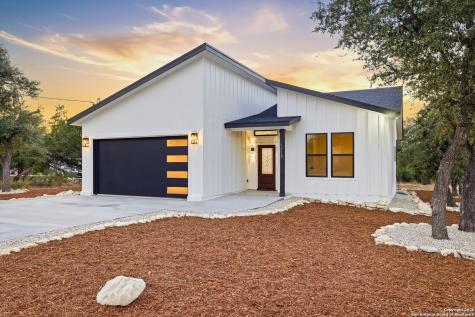 1210 Fernwood Road Fischer TX 78623