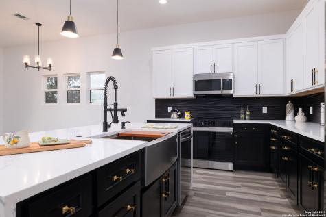 1210 Fernwood Road Fischer TX 78623