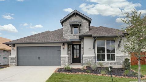 1905 Creekview Seguin TX 78155