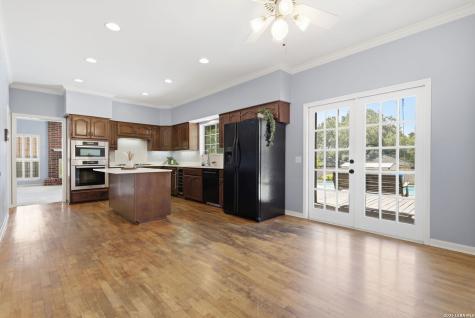 120 Merry Trail Hollywood Park TX 78232