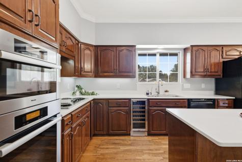 120 Merry Trail Hollywood Park TX 78232