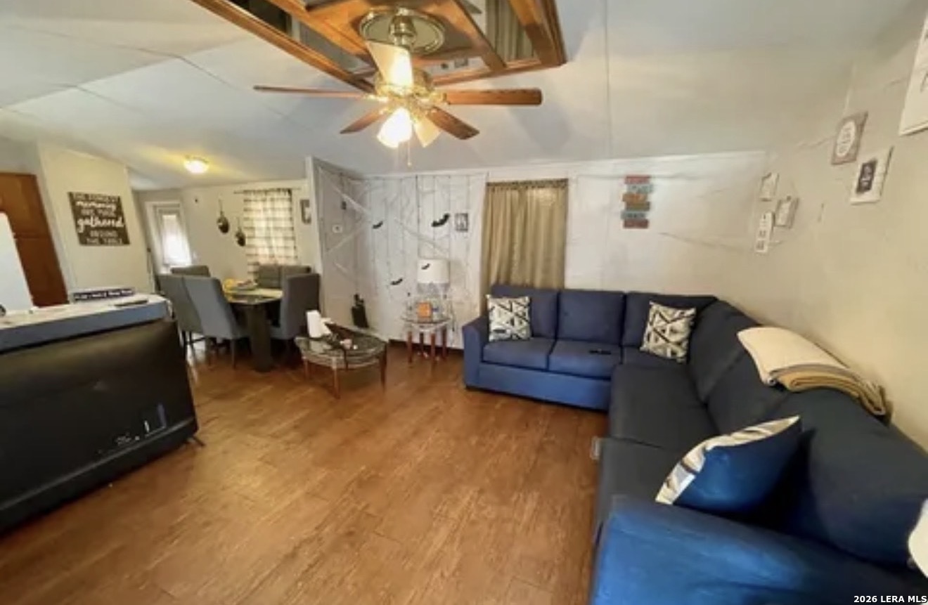 1606 The Lane Street Pleasanton TX 78064