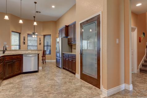 204 Fawn Floresville TX 78114