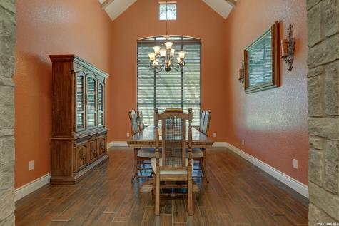 204 Fawn Floresville TX 78114