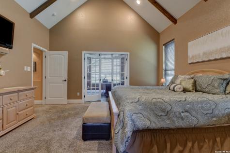 204 Fawn Floresville TX 78114