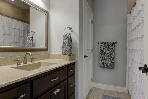 204 Fawn Floresville TX 78114