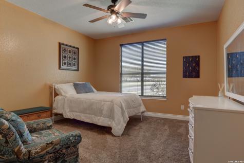 204 Fawn Floresville TX 78114