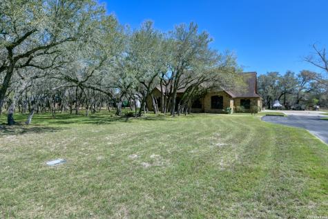 204 Fawn Floresville TX 78114