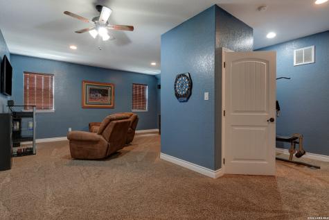 204 Fawn Floresville TX 78114