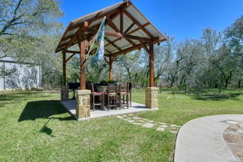 204 Fawn Floresville TX 78114