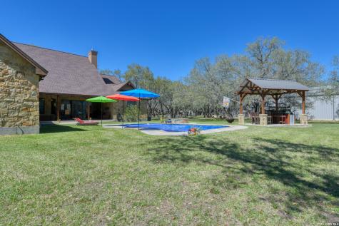 204 Fawn Floresville TX 78114