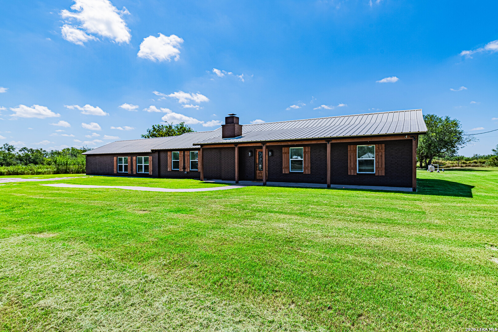 280 County Road 322 La Vernia TX 78121