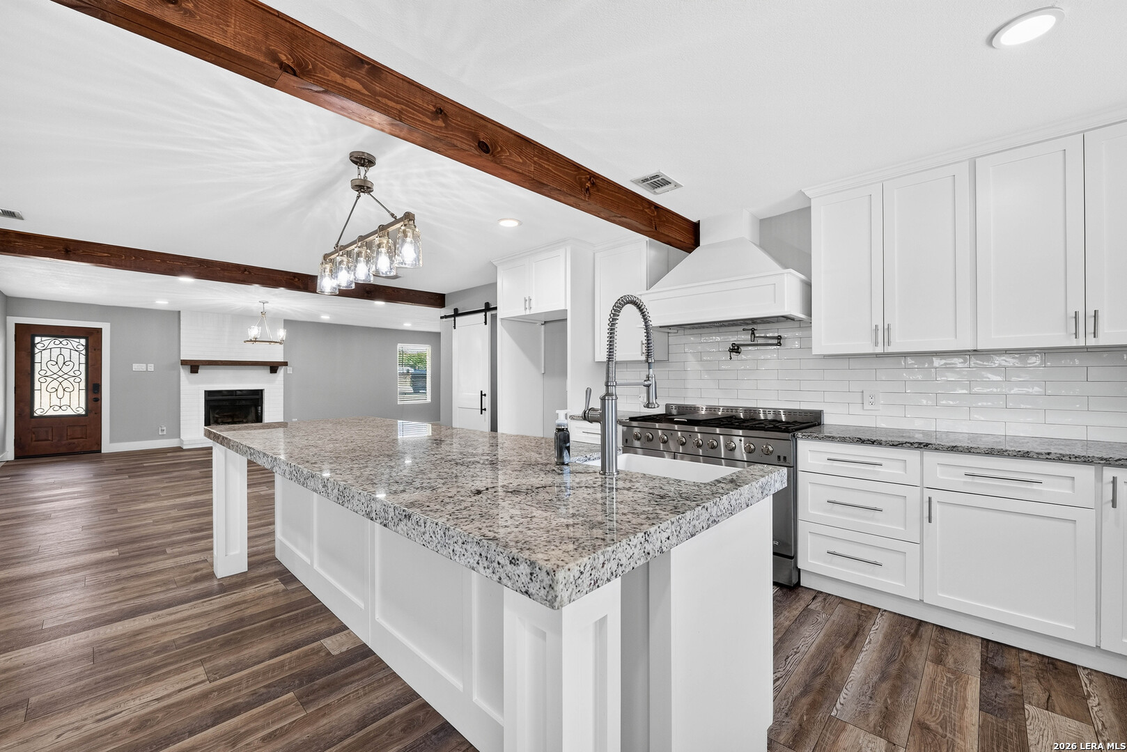 280 County Road 322 La Vernia TX 78121