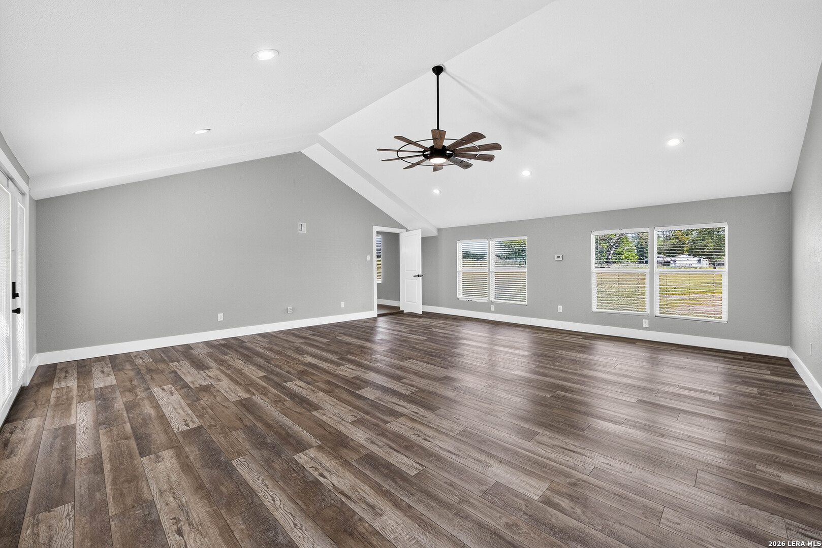 280 County Road 322 La Vernia TX 78121